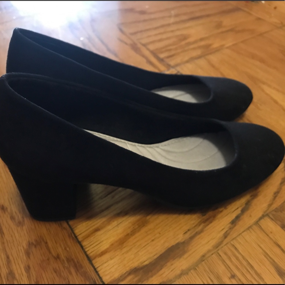 Black Suede Pumps/Day Heels - like new